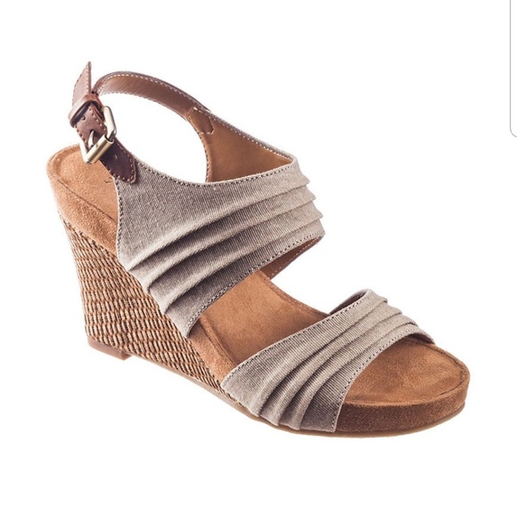 A2 By Aerosoles Shoes - A2 by Aerosoles May Plush Wedge Size 8 A2 By Aerosoles Shoes - A2 by Aerosoles May Plush Wedge Size 8
